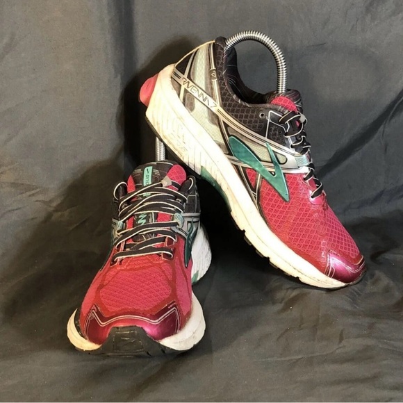 Brooks Raveena Running Shoes - Picture 1 of 2